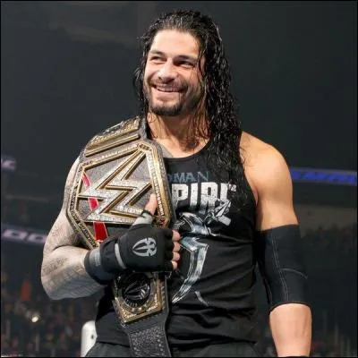Combien de fois Roman Reigns a-t-il détenu le WWE Championship ?