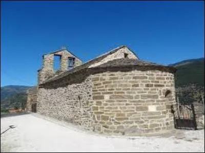 Voici l'&eacute;glise Saint-Eug&eacute;nie de Souanyas. Petit village Catalan de 48 habitants, il se trouve en r&eacute;gion ...