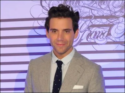 Grâce à quelle chanson se fait-il connaître ?