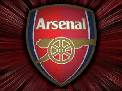 Quel est l'attaquant d'Arsenal lors du match face à Leicester qui offrit la victoire à Arsenal a la 96e minute dans un Emirates Stadium euphorique ?