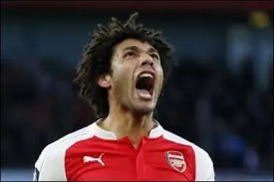 Quel est le numéro du milieu de terrain égyptien Mohamed Elneny ?
