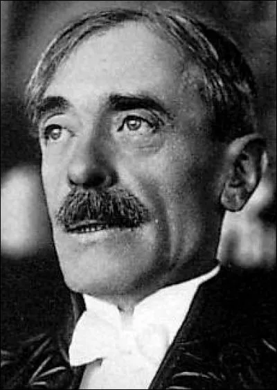 Le poète Paul Valéry a un véritable don pour le chiasme.
Dans quelle citation peut-on en voir un ?