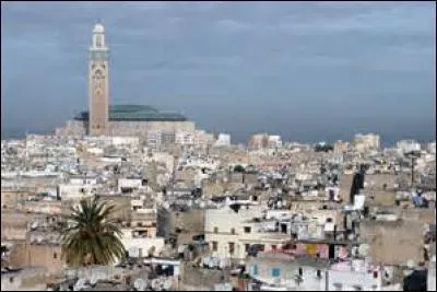 CASABLANCA - Ville la plus peuplée du Maroc, abritant la mosquée Hassan II, Casablanca se situe...
