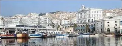 ALGER - La capitale algérienne est baignée par la Méditerranée et ses habitants sont appelés les...