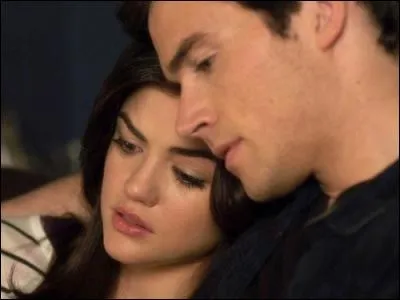 Aria et Ezra sortent ensemble mais qui est Ezra ?