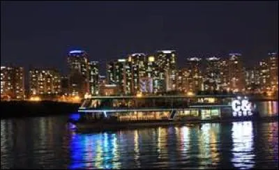 SEOUL - Traversée par le fleuve Han, cette ville asiatique est la capitale de :