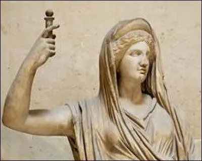 Quelles sont les affirmations sur Héra qui sont correctes ?