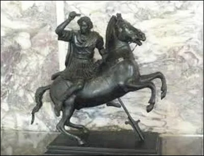 Pourriez-vous me citer le nom du légendaire cheval du roi de Macédoine (-336 à -323 av.J.C.) et pharaon (-331 à -323 av.J.C.) Alexandre le Grand?