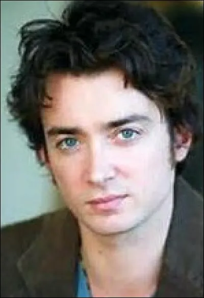 Qui a eu un coup de foudre pour Simon ?