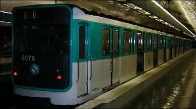 Quelle ville a construit le premier mtro ?