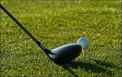 Au golf, comment s'appellent les obstacles de sable qui sont sur le parcours ?