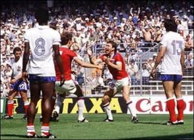 COUPE DU MONDE 1982 - Malgré sa place de demi-finaliste , la France perdit son premier match de poule : contre laquelle de ces équipes ?