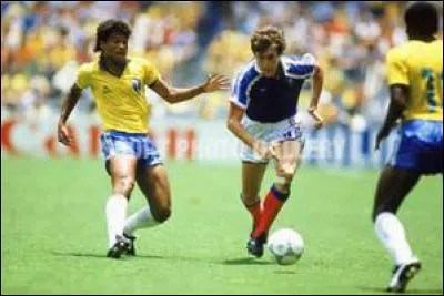 COUPE DU MONDE 1986 - En quart de finale, la France élimine le Brésil aux tirs aux buts : Zico et Platini loupent leurs tirs. Quel joueur français envoie les Bleus en demi-finale en réussissant le sien ?