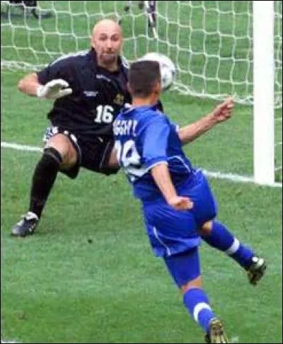 COUPE DU MONDE 1998 - Le 3 juillet, en quart de finale, la France est opposée à son "éternel" rival , l'Italie : quel est le dénouement de cette rencontre ?