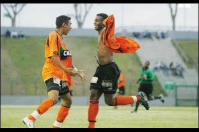 A ce jour, quel est le seul titre collectif qu'il a remporté ?