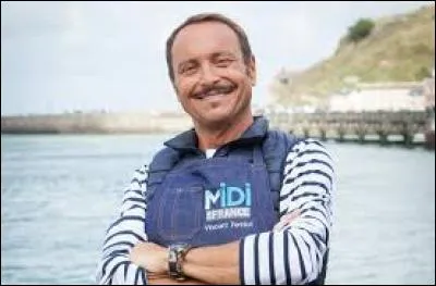 C'est un chroniqueur gastronomique et il est depuis septembre 2015, l'animateur de l'émission "Midi en France" diffusée sur France 3, il s'agit de...