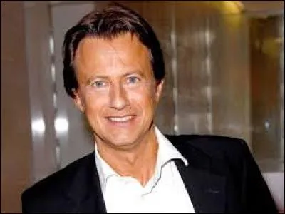 C'est un journaliste et animateur de télévision et radio, il a animé plusieurs émissions dont "40° à l'ombre" en 1987 et de 1989 à 1994, il s'agit de...