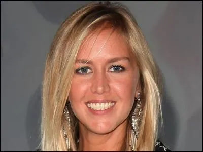 Sur quelle chaîne de radio Enora Malagré avait-elle sa propre émission avant d'arriver à la télévision ?