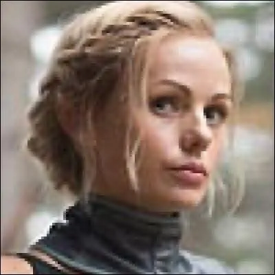 Le frère de cette fille est...