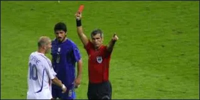 Quel est le plus grand nombre de cartons rouges distribués en un seul match ?