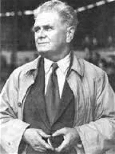 Qui est le seul entraîneur à l'avoir remportée 2 fois ?