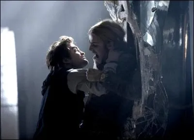 Finalement, comment meurt James?