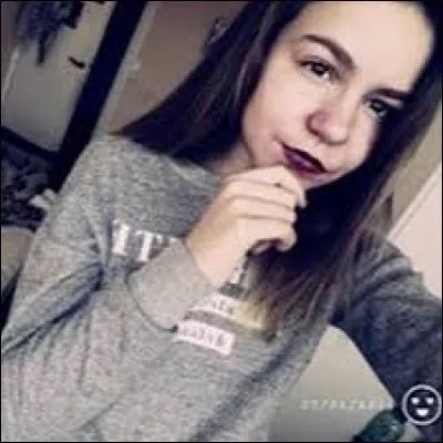 Qui est cette youtubeuse ?