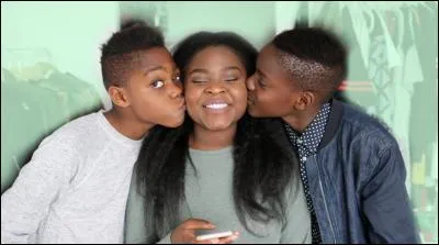 Comment s'appellent ses deux frères ?