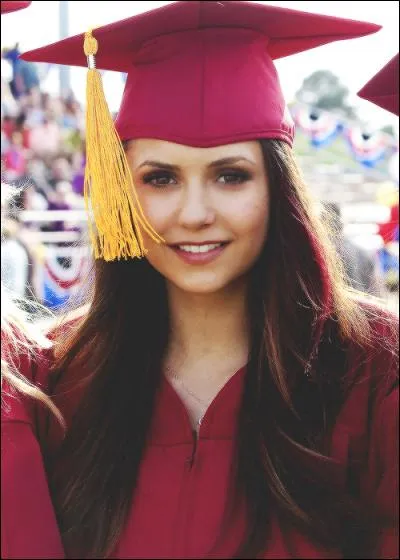 Quelles études Nina a-t-elle faites ?