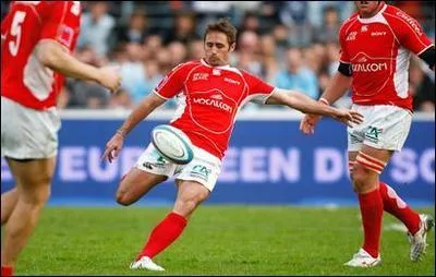 Quel est le nom de ce joueur (qui tape) ?