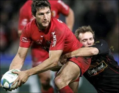 Quel est le nom de ce joueur (balle en main) ?