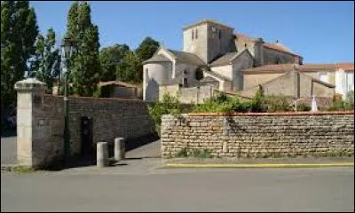 Dans quel pays trouve-t-on la ville d'Angles ?