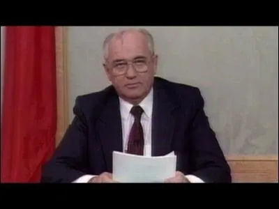 Que signe le président Gorbatchev en décembre 1991 ?