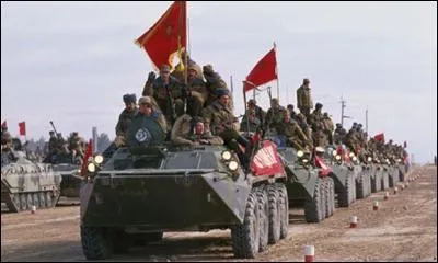 Quelles sont les conséquences de l'évacuation des troupes soviétiques de l'Afghanistan en 1989 ? (trois réponses attendues)