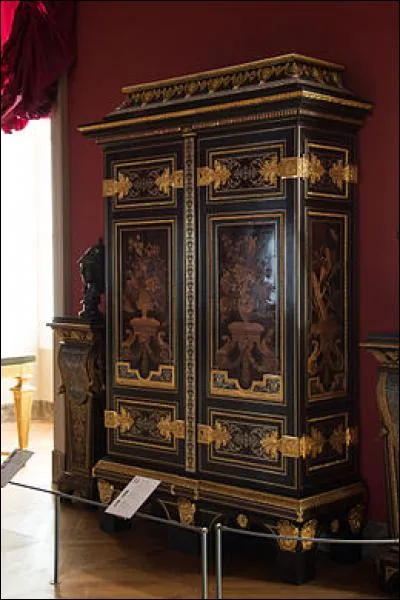 Où trouve-t-on l'armoire aux perroquets ?