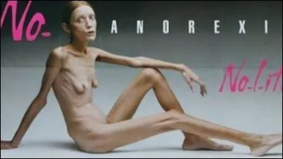 Quelqu'un d'une pâleur et et d'une maigreur maladive est ... .