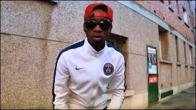 Quel est le chanteur noir qui a chanté "Afro Trap Part." et qui a été populaire chez les "jeunes" ?