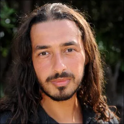 Celui qui les forme est :