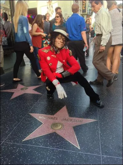 Je vous invite à faire un tour sur ce boulevard, très particulier, à ...