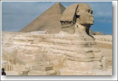 En quelle année la pyramide de Khéops et celle du Sphinx ont-elles été découvertes ?