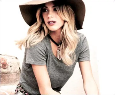 Comment s'appelle sa mère ?