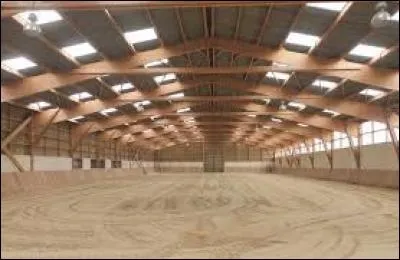 Combien la ferme des Minimes possède-t-elle de manèges ?