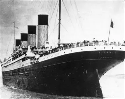 Environ combien de passagers le Titanic pouvait-il accueillir ?
