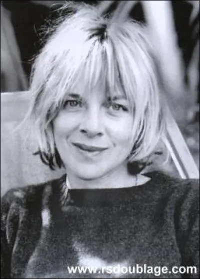 C'est une actrice spécialisé dans le doublage, elle fait plusieurs voix dont la voix française de Victoria Newman dans la série télévisée "Les feux de l'amour", il s'agit de...