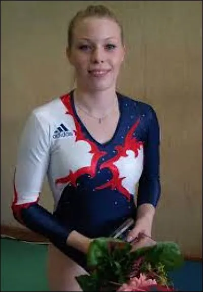 C'est une gymnaste française qui en 2010 a eu la médaille de bronze au championnat du monde de tumbling, il s'agit de...