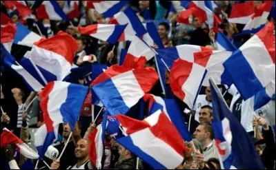 Qui a fait la cérémonie d'ouverture de l'Euro 2016 ?