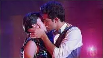 Dans quel épisode Luna et Matteo s'embrassent-ils lors de la compétition ?