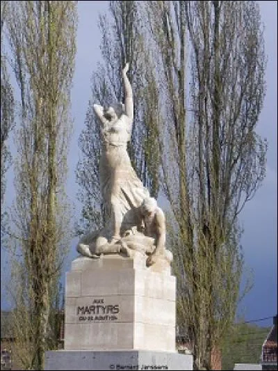 Combien de morts (militaires et civils) y a-t-il eu durant la Première Guerre mondiale ?