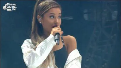 Quelle chanson issue de son "ancien" album a-t-elle chantée au "Summertime Ball" 2016 ?