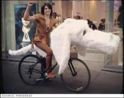 Reconnaissez-vous à quel film fait allusion ce drôle de vélo ?